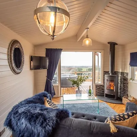 Kekaroka Lodge, Tottergill Farm Holiday home