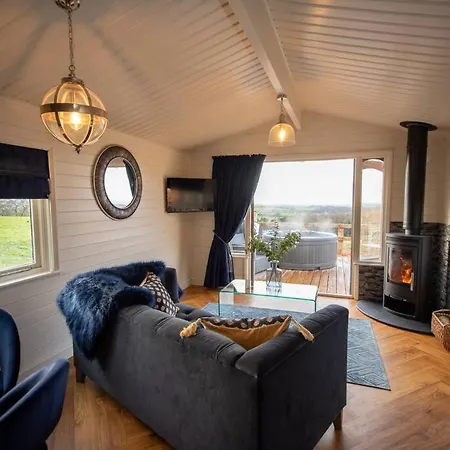 Kekaroka Lodge, Tottergill Farm *