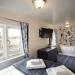 Kekaroka Lodge, Cumbria * Brampton (Cumbria)